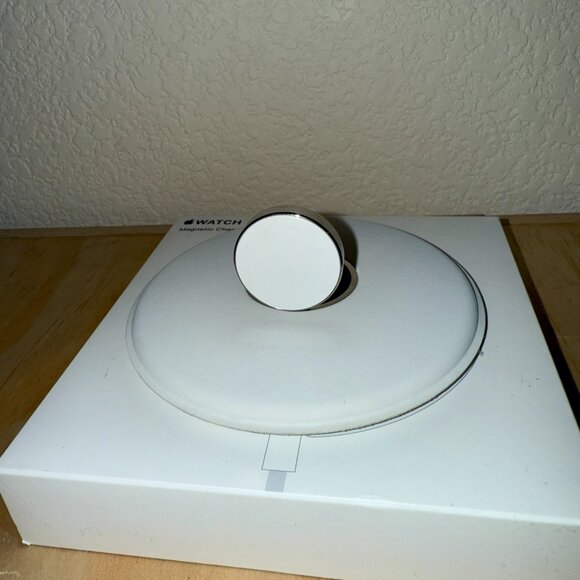 Apple Watch Magnetic Charging Dock - Picture 4 of 7